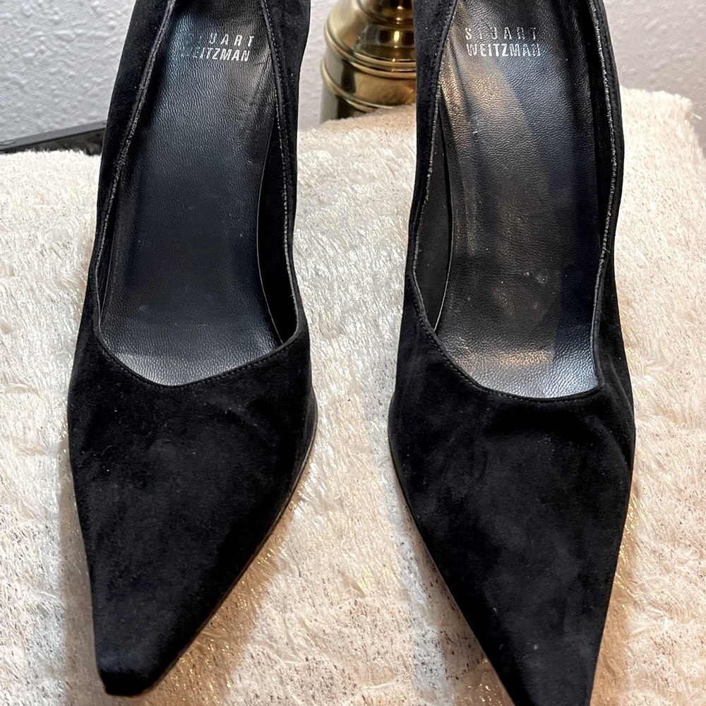 STUART WEITZMAN Suede Pump